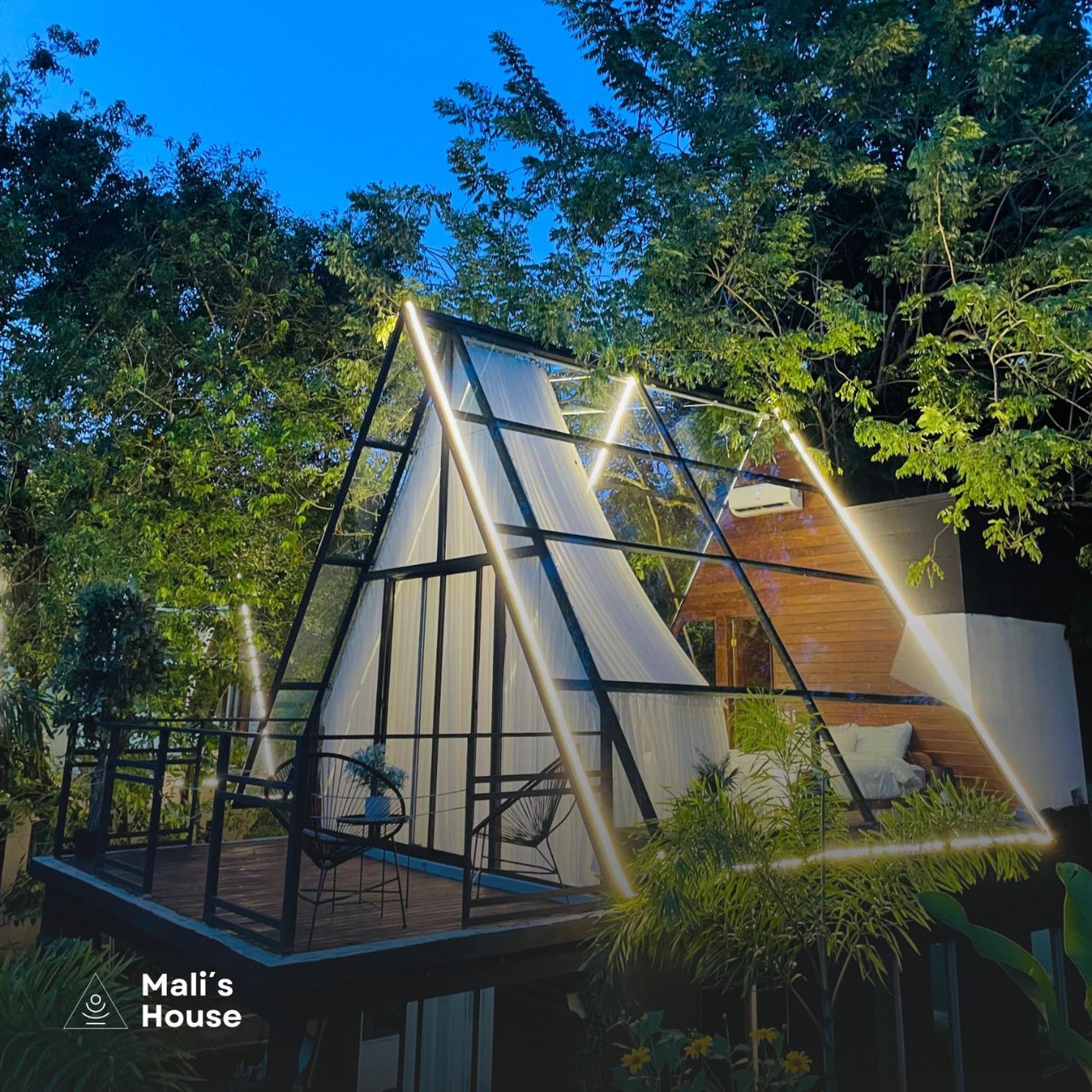 Mali'S House Hotel La Fortuna Bagian luar foto