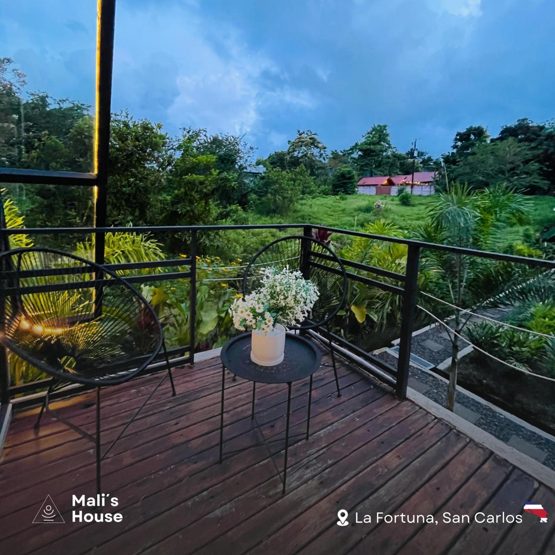 Mali'S House Hotel La Fortuna Bagian luar foto