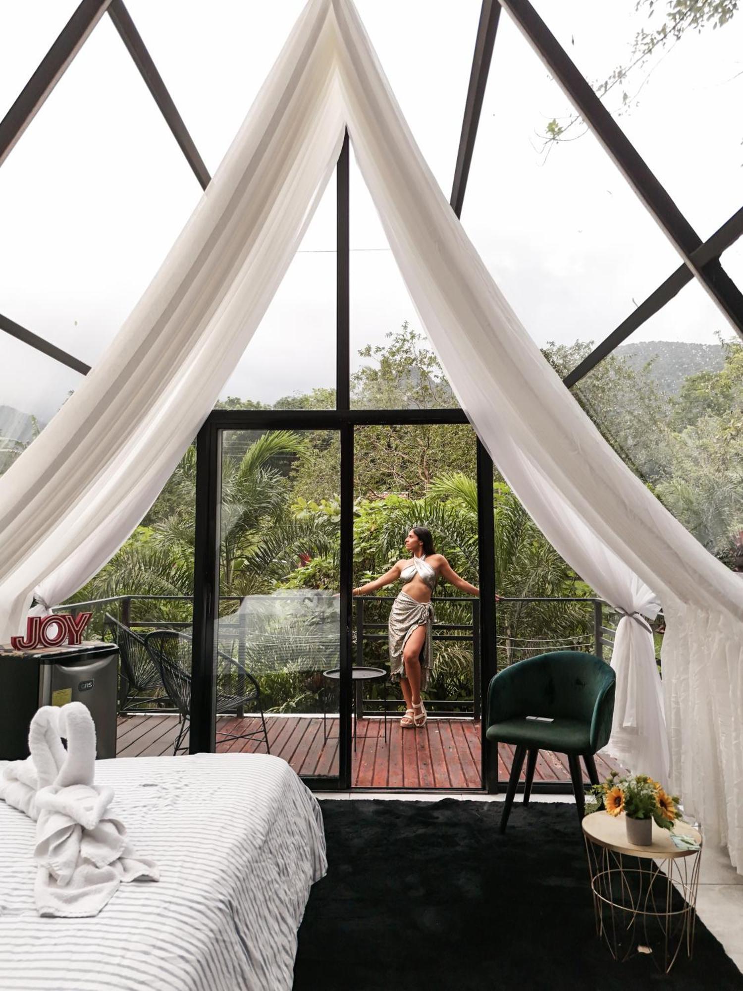 Mali'S House Hotel La Fortuna Bagian luar foto